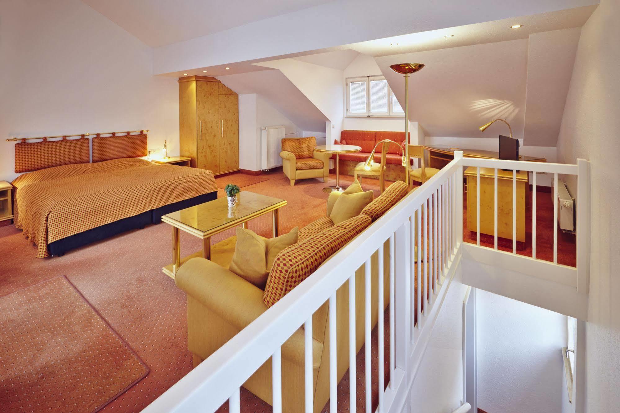 Hotel Waldhorn Weingarten  Eksteriør billede