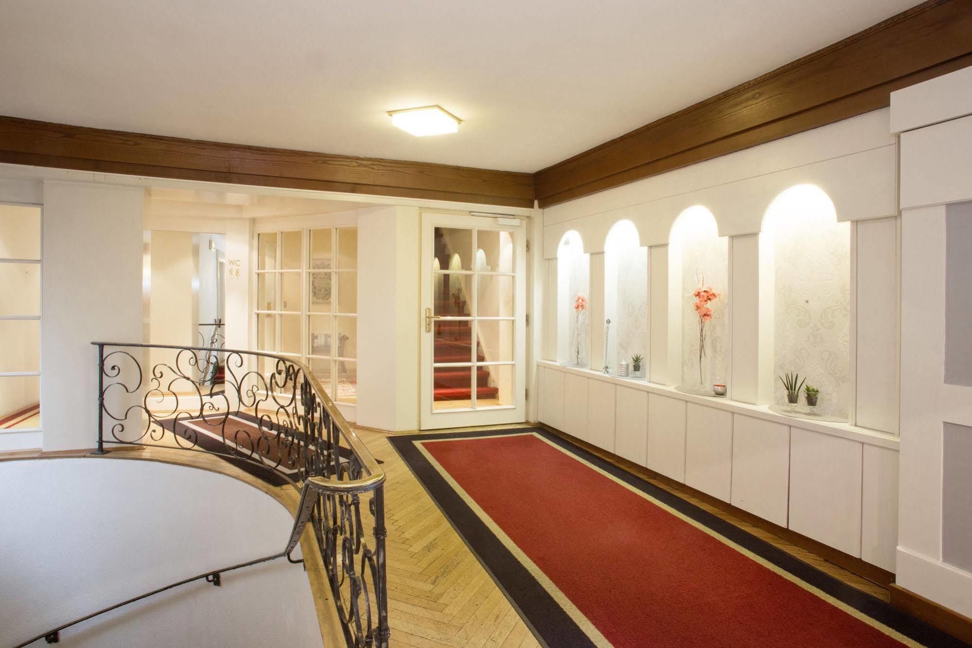 Hotel Waldhorn Weingarten  Eksteriør billede
