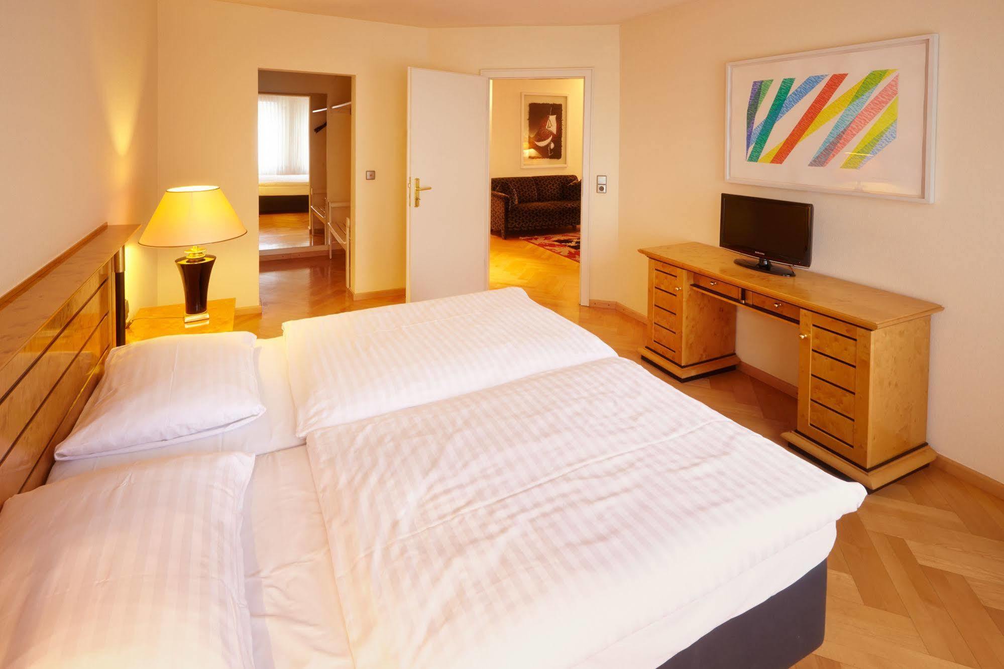 Hotel Waldhorn Weingarten  Eksteriør billede